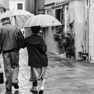 L’ISOLAMENTO SOCIALE OLTRE LA PANDEMIA: LA RESILIENZA CONTINUA
